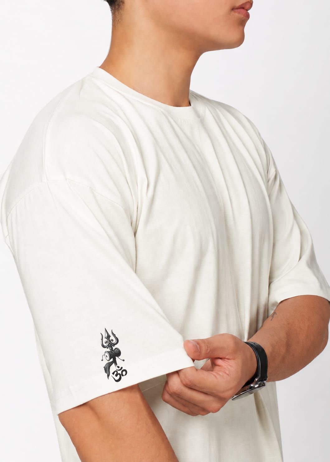 Off-White Oversized Solid Heavy French Terry Lord Shiva Print Tshirt for Men - Image 3